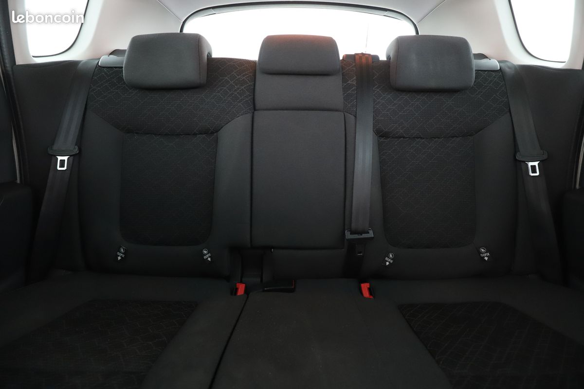 Peugeot 3008 1.6 Blue-HDi Style 120 ch (image 9)