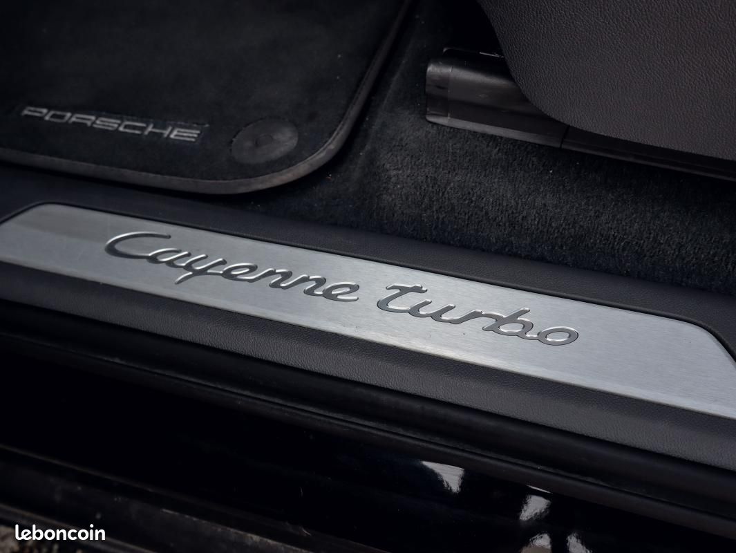 Porsche Cayenne 4.0 V8 550 ch S Tiptronic BVA Turbo (image 19)