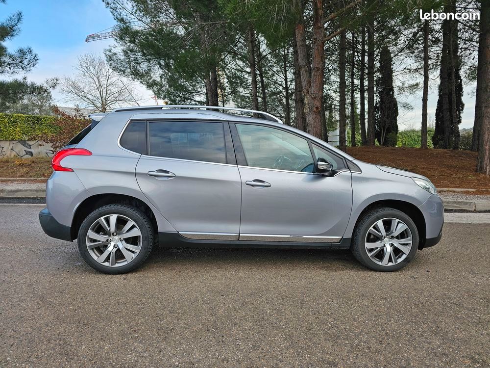 Peugeot 2008 1.6 VTi 120 ch Féline Titane (image 3)
