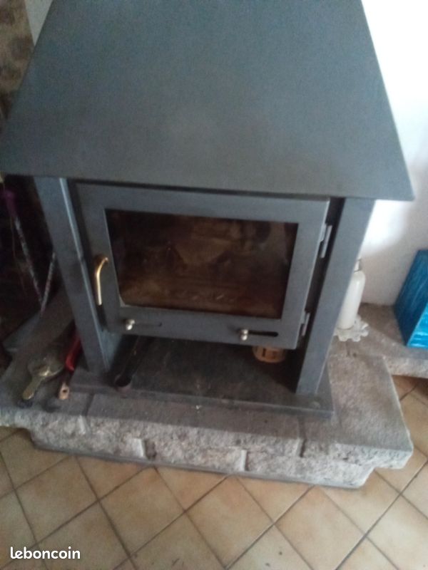 Vend poêle à bois (image 1)