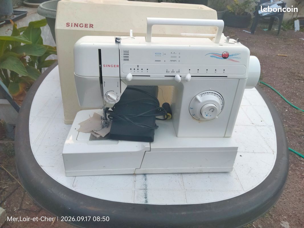 Machine a coudre SINGER (image 1)