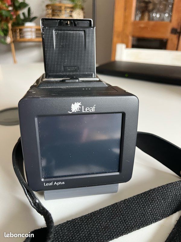 Appareil photo hasselblad 500C avec dos numérique leaf aptus 22