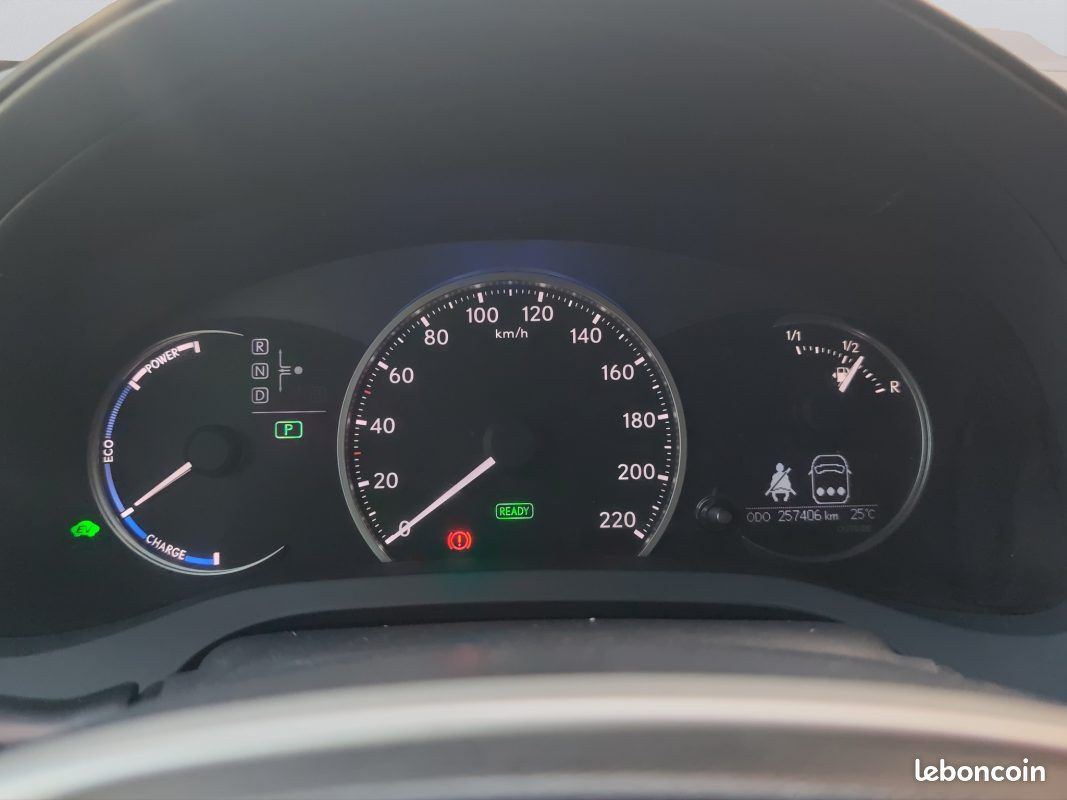 Lexus ct200h f sport auto (image 17)