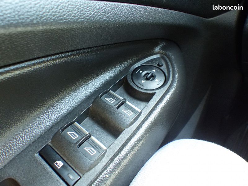 Ford KUGA 1.5 TDCI 120CH STOP&START TREND BUSINESS 4X2 POWERSHIFT (image 35)