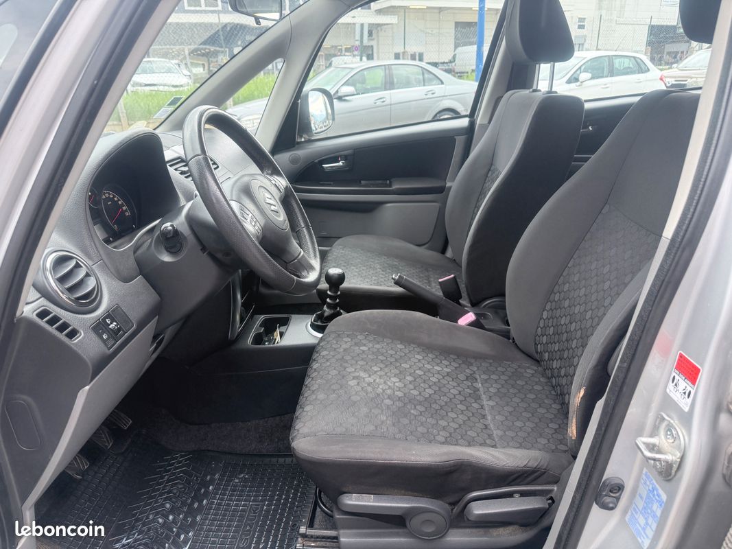 Suzuki SX4 2.0 DDIS 135 GLX 4X4 (image 7)