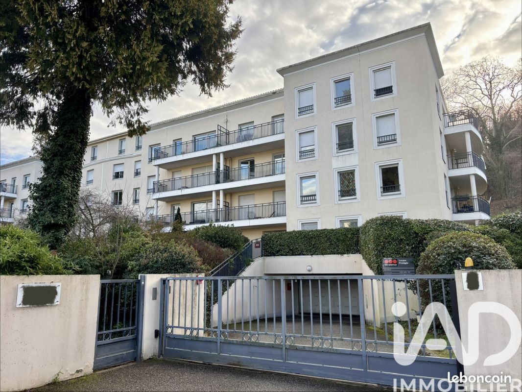 Appartement 7 pièces 166 m² · à Caluire-Et-Cuire · 166 m² · 890 000 €