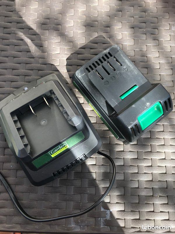 Batterie et Chargeur (image 1)