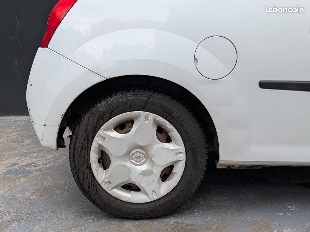RENAULT TWINGO II 1.5 dCi 65ch Authentique (image 11)
