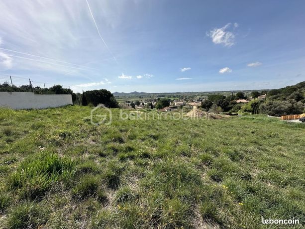 Terrain 747 m² Montfrin