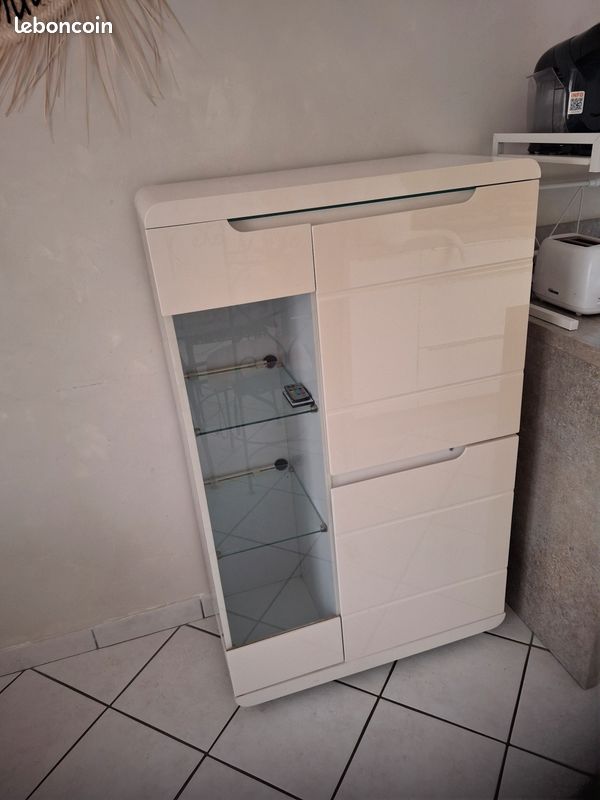Meuble laqué blanc (image 1)