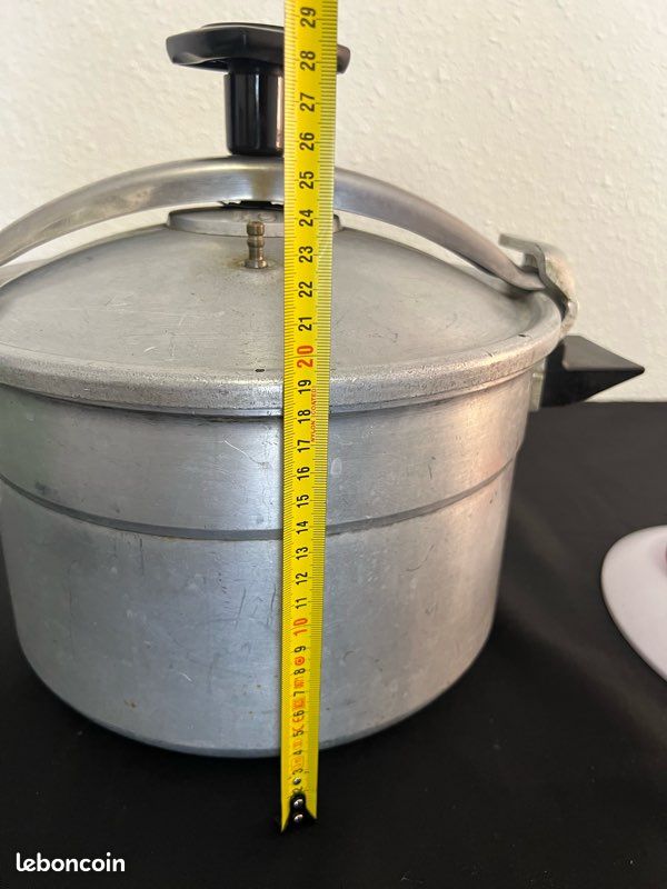 Cocotte SEB 8 Litres Made In France – Argenté, Compatible Gaz Et électrique, Occasion