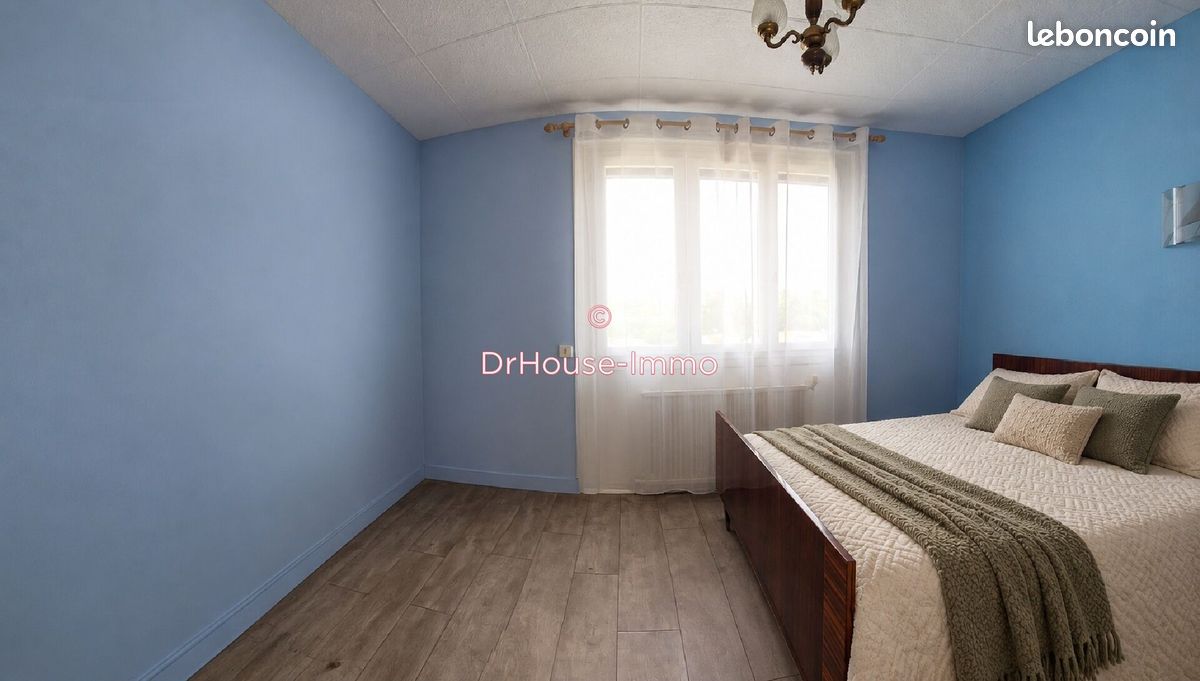 Appartement 4 pièces 85 m² · à Le Chambon-Feugerolles · 85 m² · 118 000 €