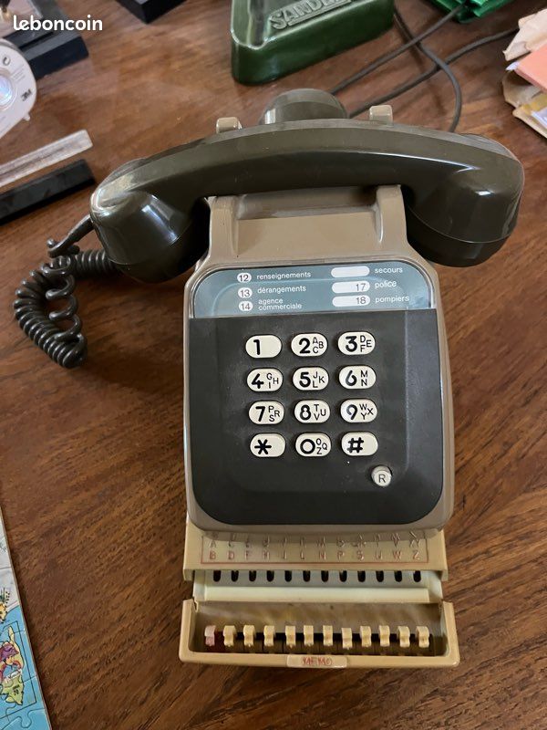 Téléphone à touches vintage TBE (image 1)