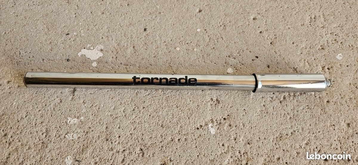Pompe à air tornade vélo mobylette ancien - Collection