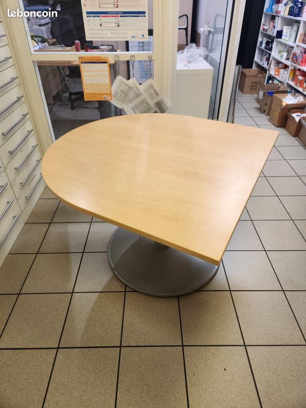 Table pied central (image 1)