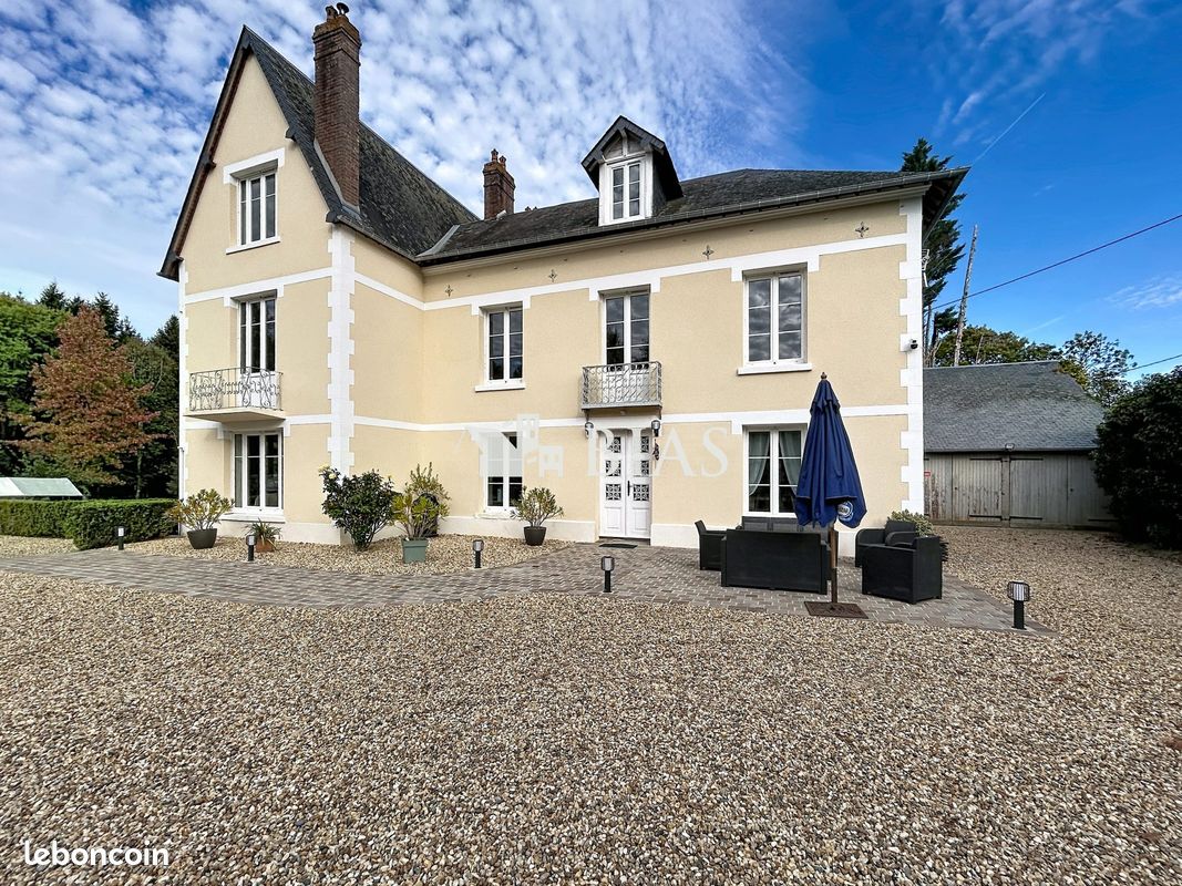 Maison 11 pièces 276 m² · à Cambremer · 276 m² · 779 900 €