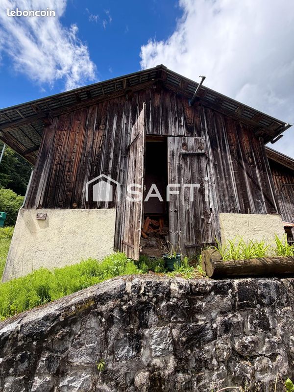 Maison 5 pièces 190 m² · à Arâches-la-Frasse · 190 m² · 180 000 €
