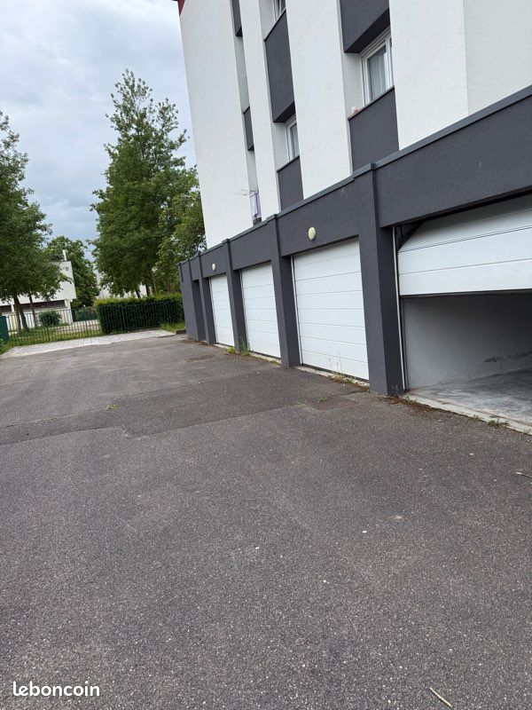 Garage · à Toul · 60 €/mois