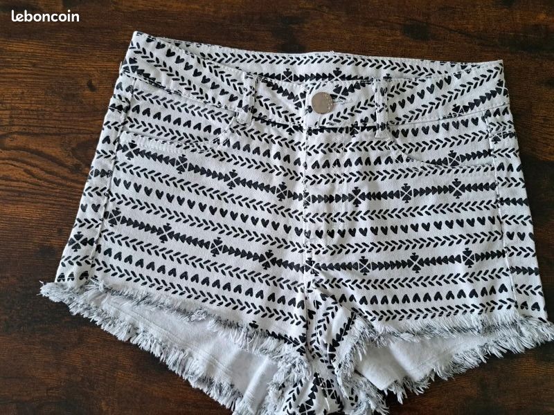 Short H&M Divided 34/XS (image 1)