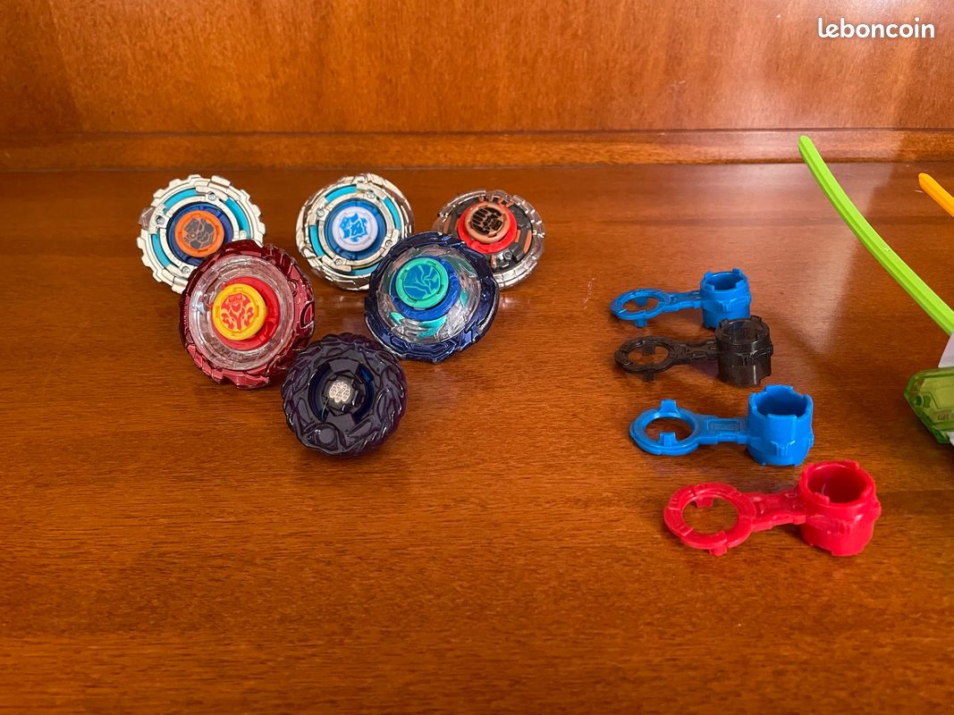Lot toupie Beyblade (image 2)