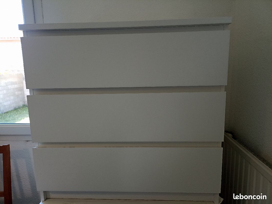 Commode (image 1)