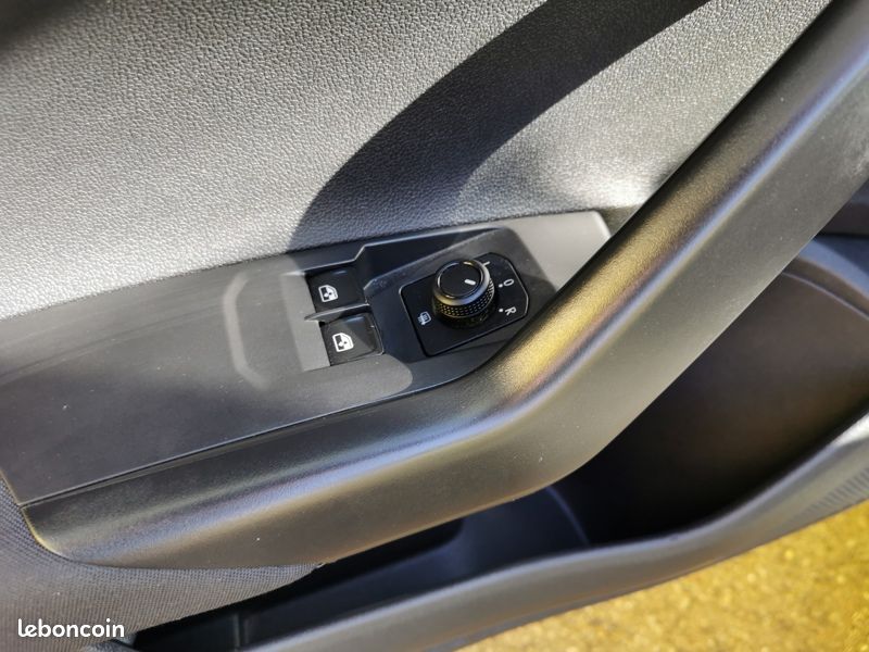 Volkswagen Polo VI Trendline 1.0 65 ch Bluetooth Feux auto Vitre élec (image 14)