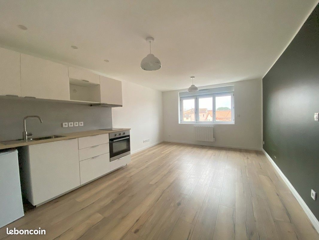Appartement 1 pièce 25 m² · à Carmaux · 25 m² · 360 €