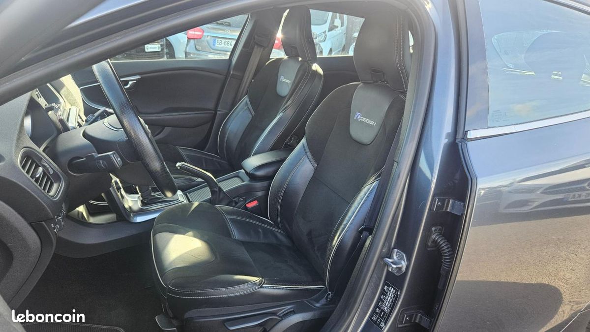 Volvo V40 D2 115 R-Design Powershift A (image 11)