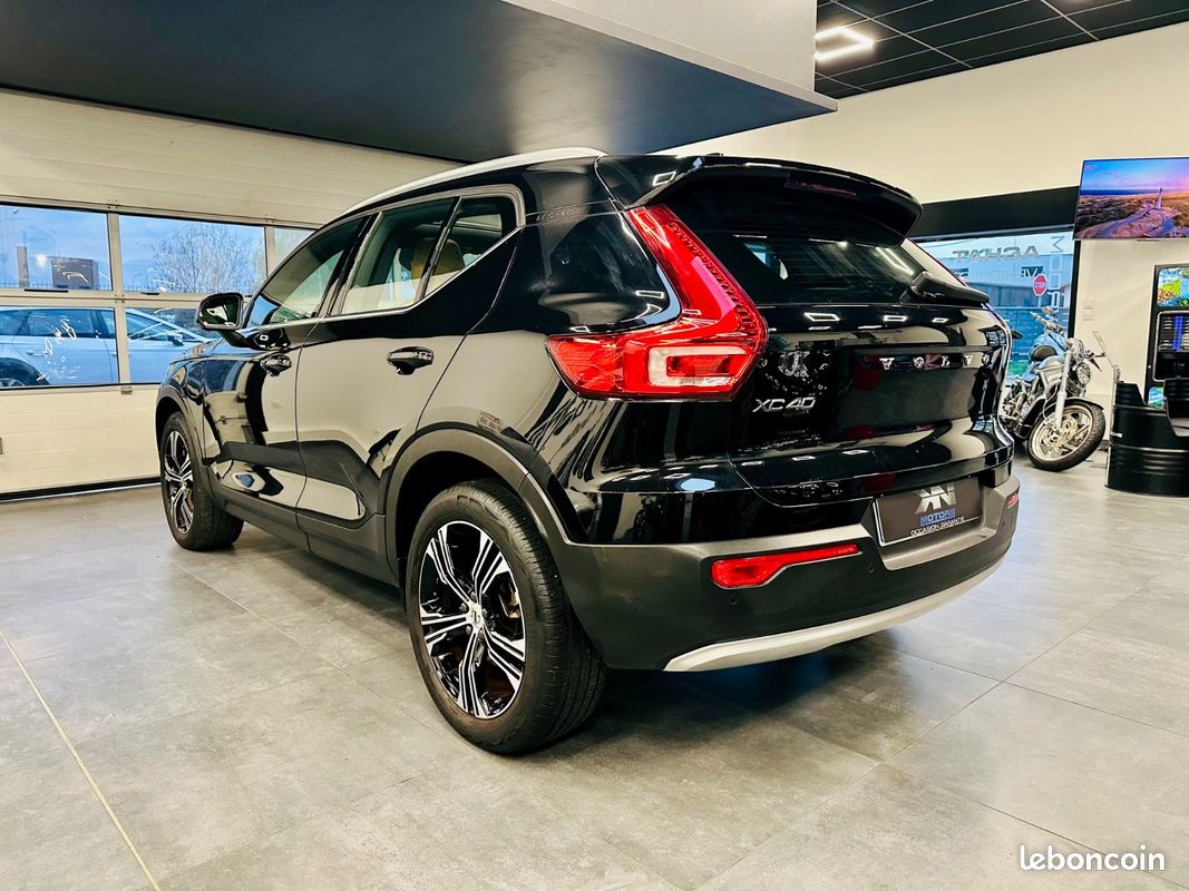 Volvo XC40 T5 Recharge 180+82 ch DCT7 ULTIMATE toit ouvrant Swaroszky harman Kardon TVA RECUP garantie 12 mois (image 18)
