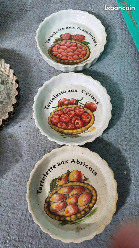 Lors de 3 moules à tartelettes porcelaine cerise abricots (image 1)