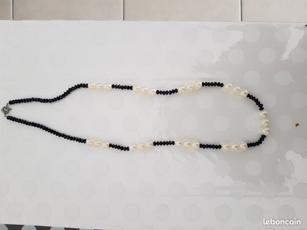 Collier (image 1)