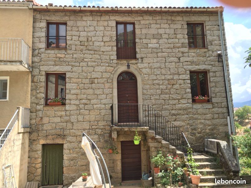 Appartement 4 pièces 120 m² · à Levie · 120 m² · 950 €