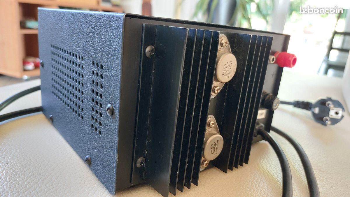 Stabilisée Power Alimentation FARNEL L12-10C