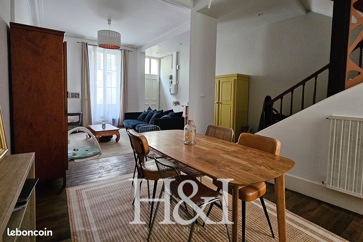 Maison 5 pièces 141 m² · à Poitiers · 141 m² · 385 000 €