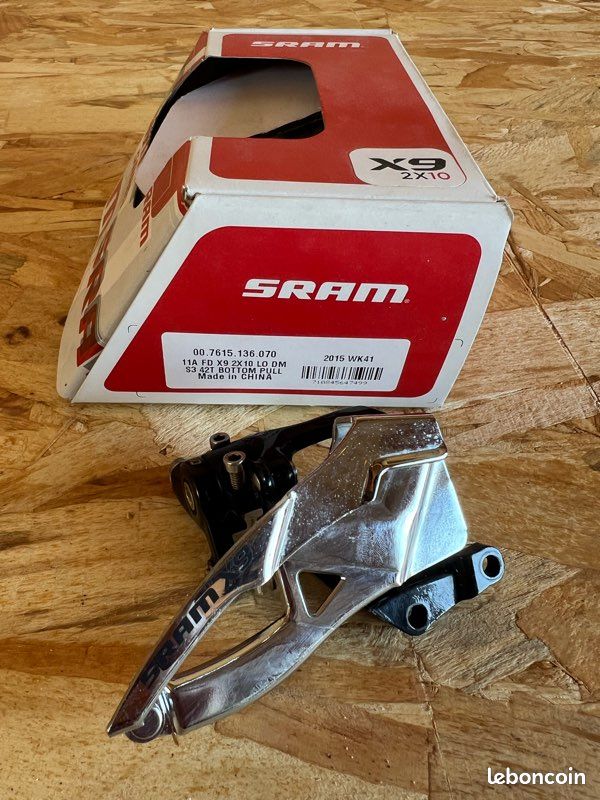 Dérailleur Avant SRAM Neuf - Ancien Stock, 9 Vitesses, Couleur Argent
