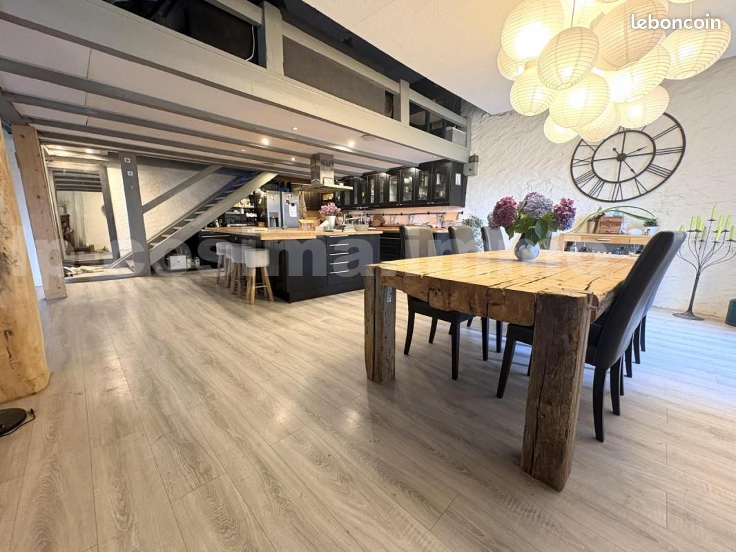Maison 10 pièces 472 m² · à Chens-sur-Léman · 472 m² · 1 999 000 €