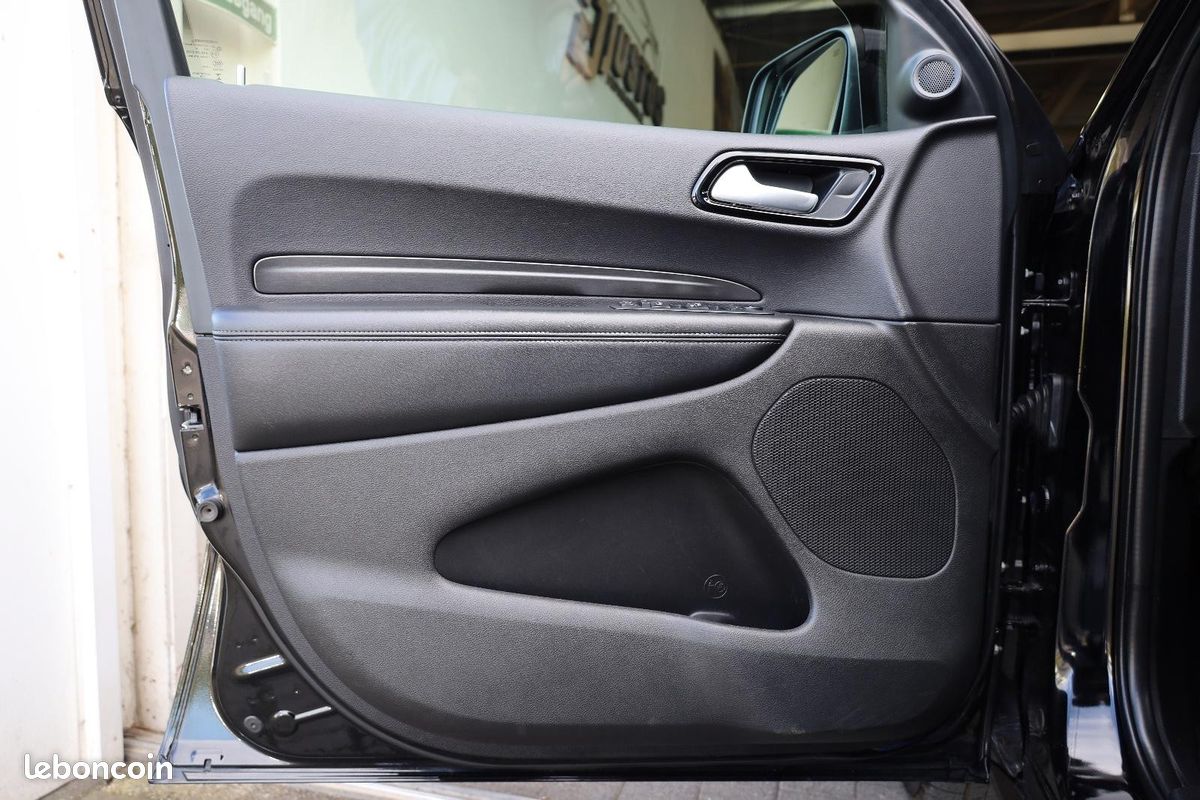 Dodge DURANGO SXT Plus AWD V6 3.6 309 ch – 7 places – Caméra – Attelage – R20 (image 7)