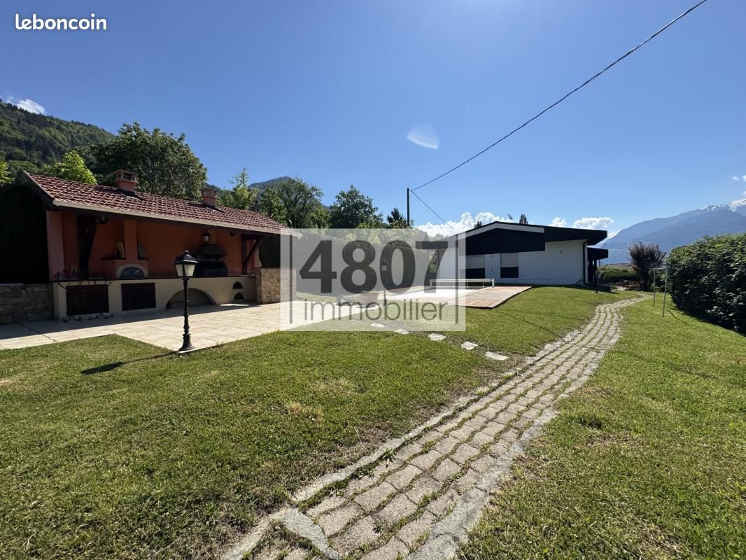 Maison 6 pièces 214 m² · à Marignier · 214 m² · 798 000 €