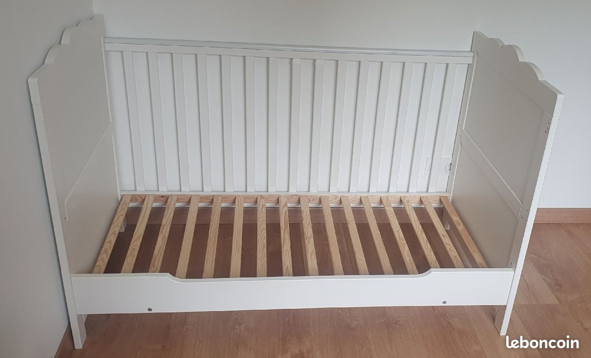Lit Bébé en pin massif Évolutif Enfant Motifs Hiboux 140x70 + Matelas très bon état (image 2)