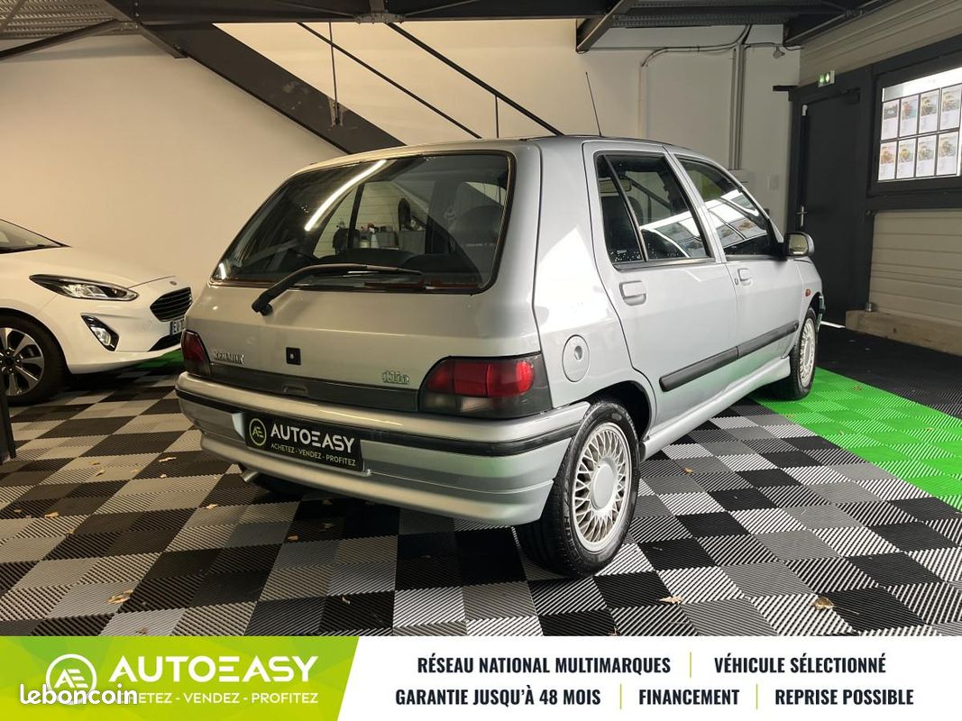 Renault Clio baccara 1.8 90 ch boite automatique / Youngtimer (image 2)