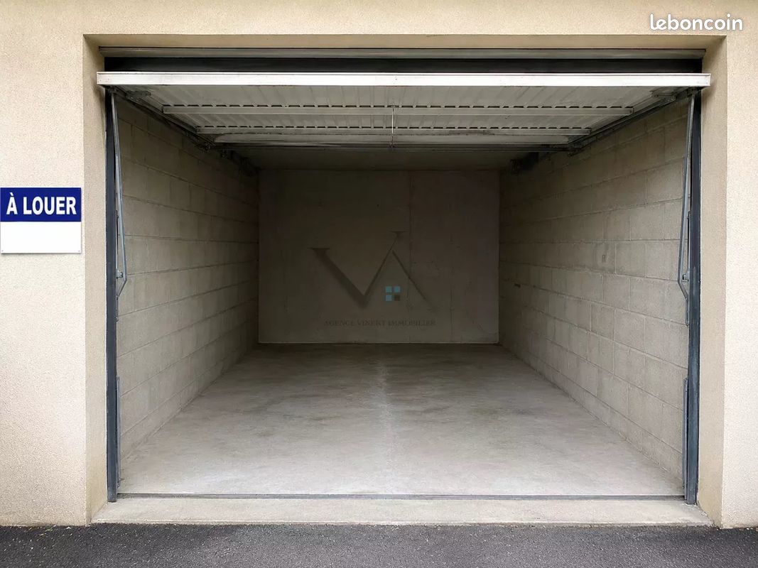 Parking 15 m² · à Montélimar · 15 m² · 82 €/mois