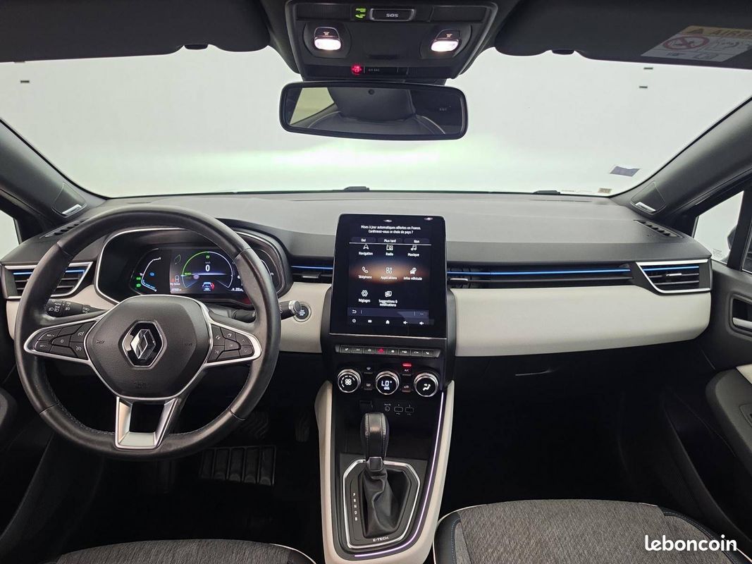 RENAULT Clio E-Tech 140 - 21 Première Edition (image 29)