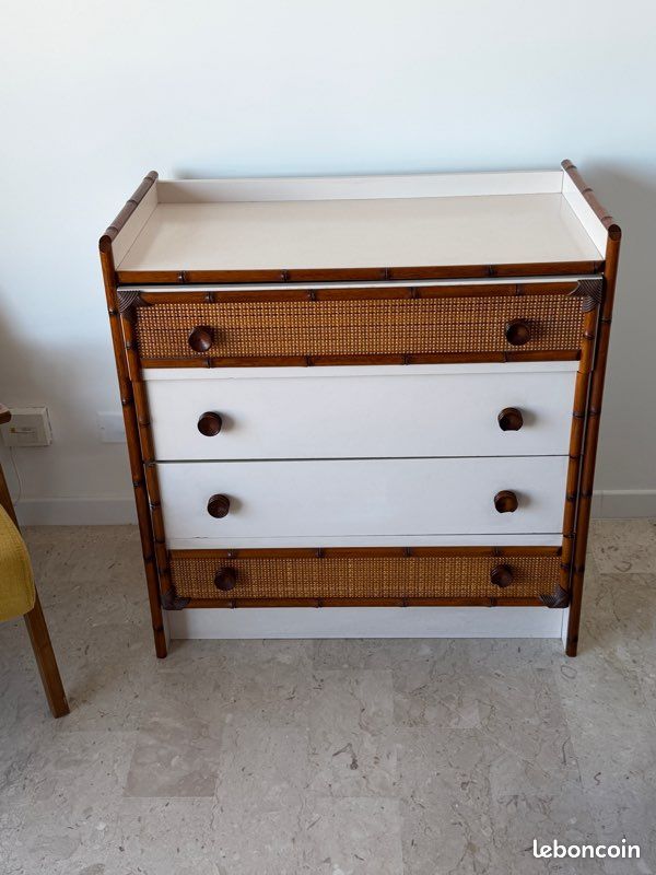 Commode (image 1)