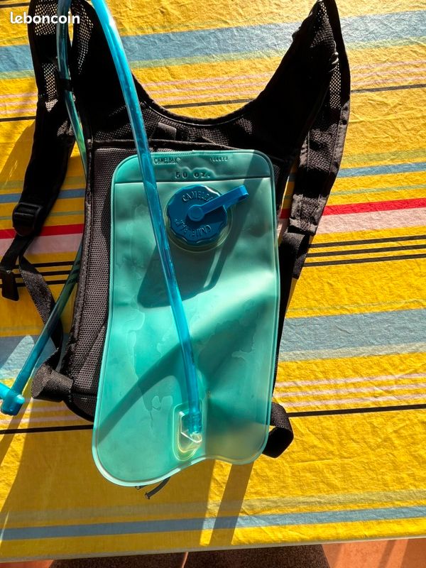 Sac D'hydratation CamelBak HydroBak 1,5L – Bleu/Noir – Excellent état