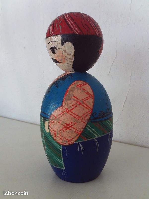 Petit bonhomme en bois peint 12cm (image 5)