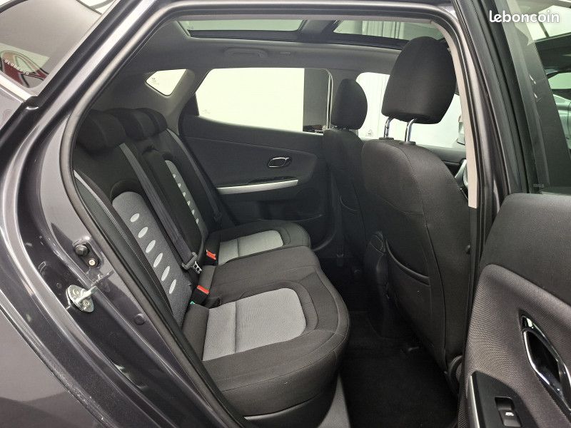 Kia CEE'D 1.6 crdi 128 ch Active Visio / Toit pano / Régulateur / Radar / 1ère main / (image 20)