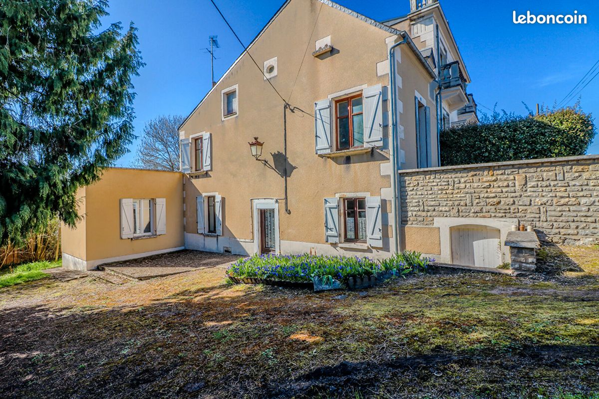 Propriété 4 pièces 97 m² (image 1)