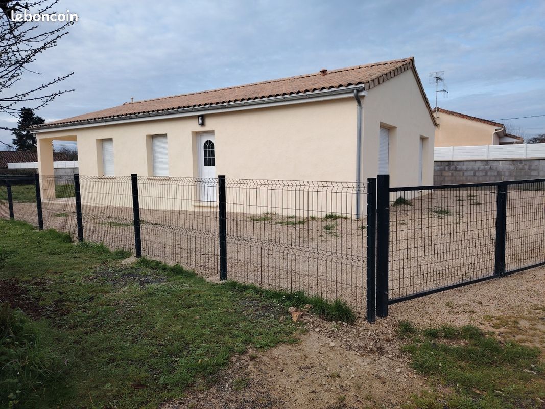 Maison 7 pièces 100 m² · à Saint-Pierre-d'Exideuil · 100 m² · 150 000 €