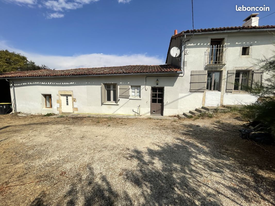Maison 5 pièces 112 m² · à Savigné · 112 m² · 126 900 €