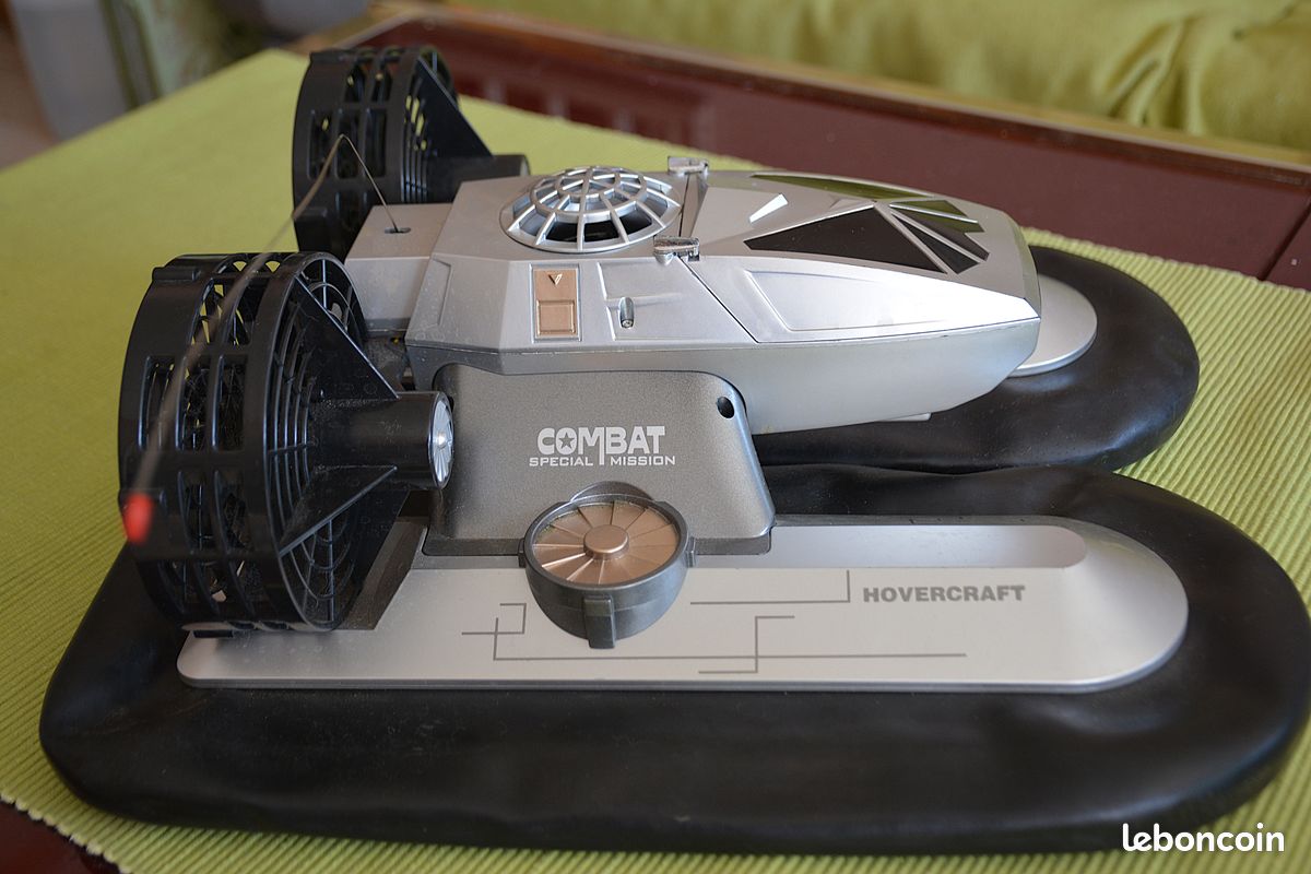 Hovercraft Radio Commandé Graupner 1/15 Vintage – Aéroglisseur Rouge D'Allemagne Hovercraft Rouge Occasion Hovercraft Radio Commandé Graupner 1/15 Vintage – Aéroglisseur Rouge D'Allemagne Hovercraft Rouge Occasion